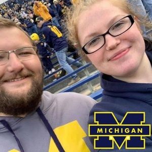 Meet your Posher, Devin